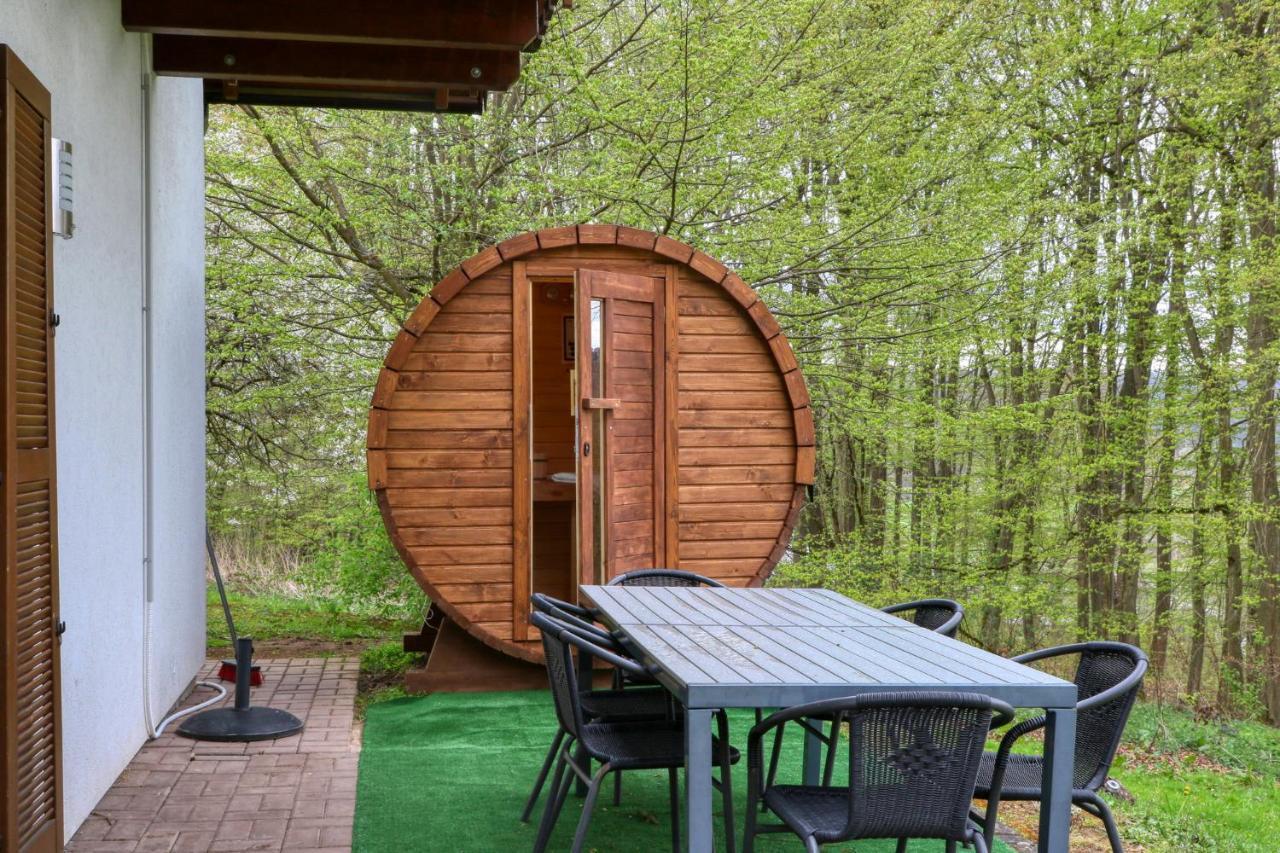 Seepark Kirchheim Ferienhaus Bei Zeta Mit Sauna Buitenkant foto